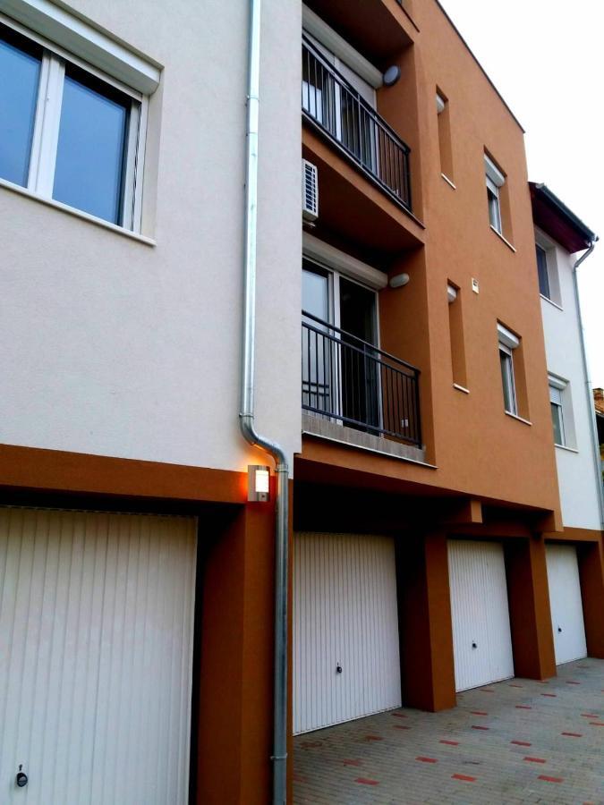 Olga Apartman Szeged Exterior foto